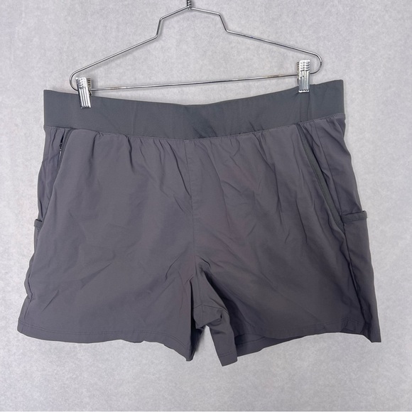 Columbia Women’s Grey Outdoor Shorts Cargo Size Xxl Nylon - Picture 1 of 8
